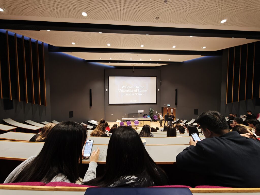 ビジネススクール入学式の様子